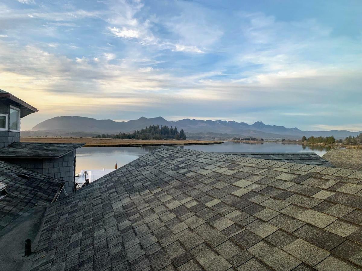 Wheeler On The Bay Lodge And Marina Exterior photo